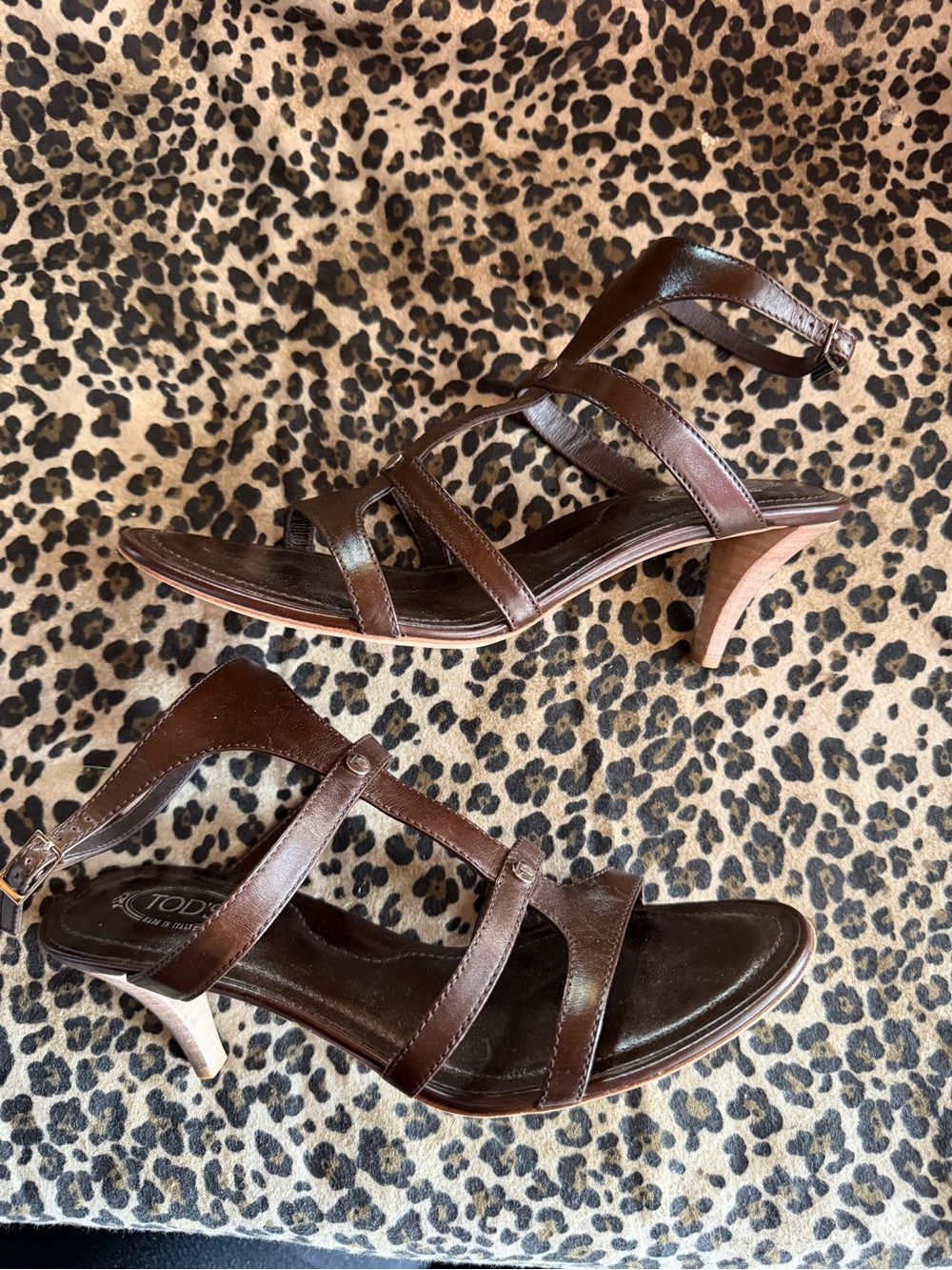 Tods kitten heel t strap ankle
